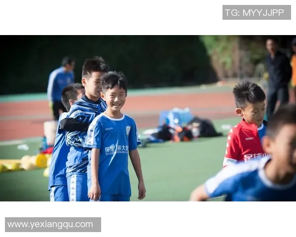 足球场上的魅力之星：盘点那些令人难忘的帅气足球明星名字